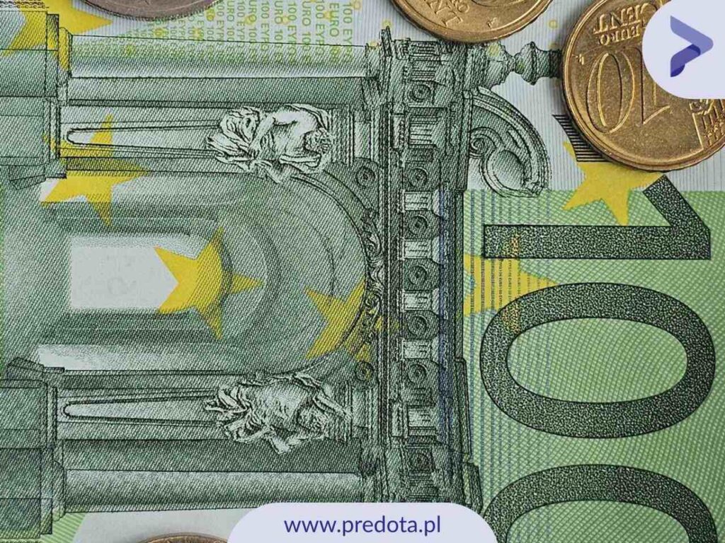 Banknot 100 euro i eurocenty - zdjęcie wyróżniające do artykułu o tym co to jest audyt własności intelektualnej.